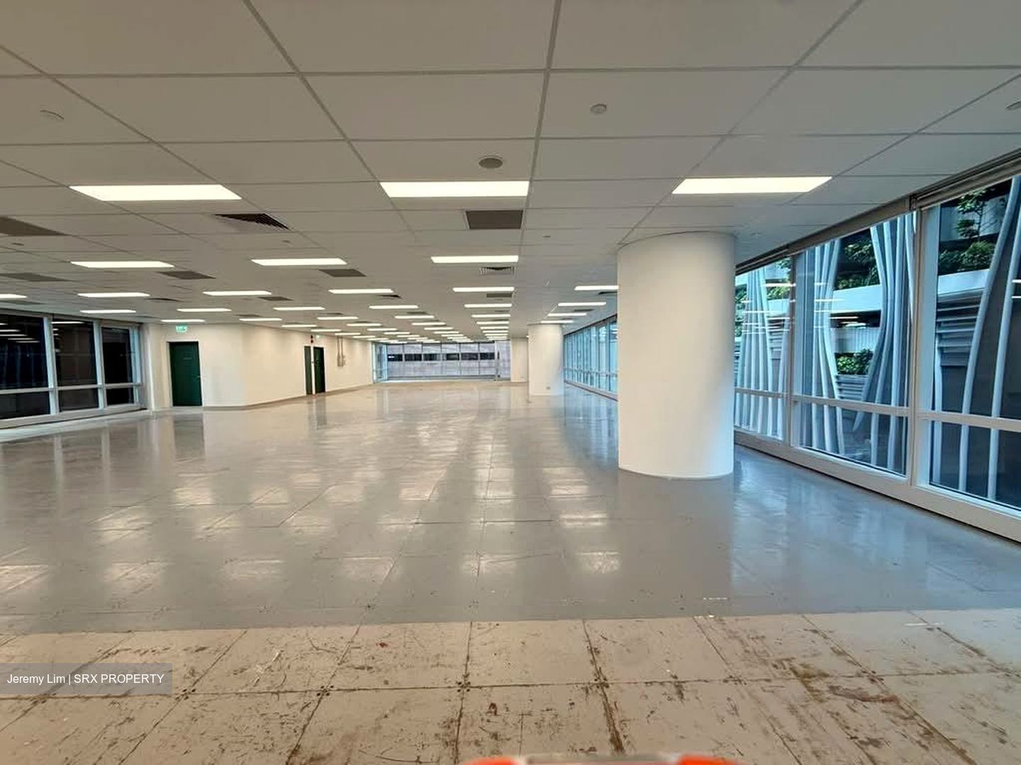 Bank Of Singapore Centre (D1), Office #554603901